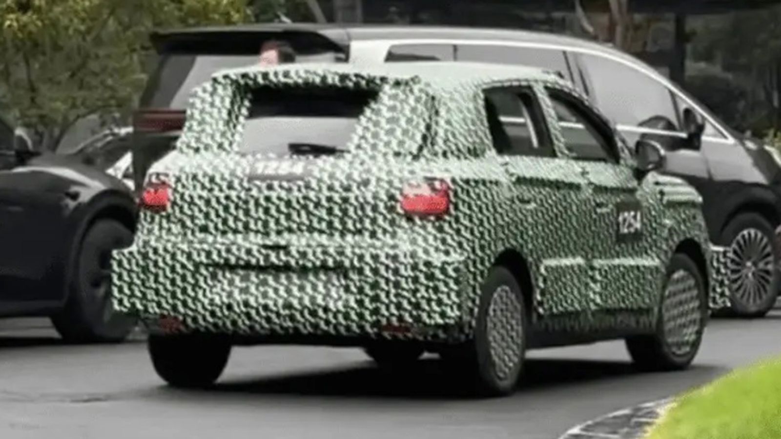 Leapmotor Α10: Σε δοκιμές εξέλιξης το νέο ηλεκτρικό SUV